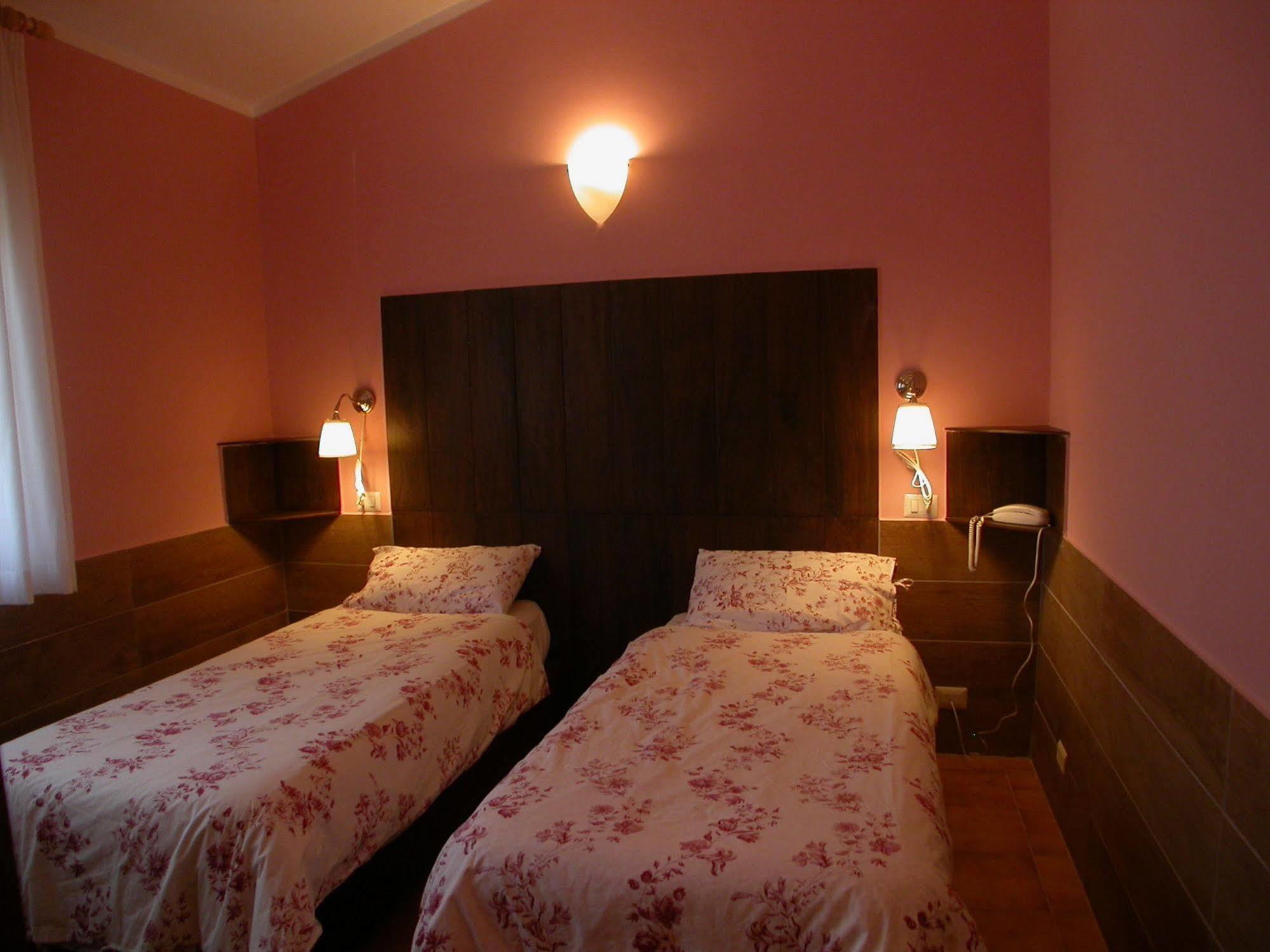 Hotel Il Roscio Attigliano Exterior photo
